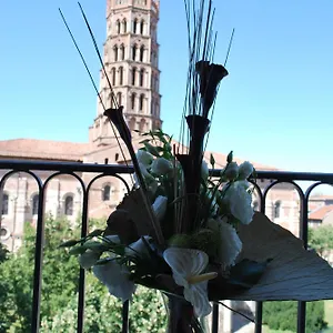 saint-sernin.midi-pyreneeshotels.com/